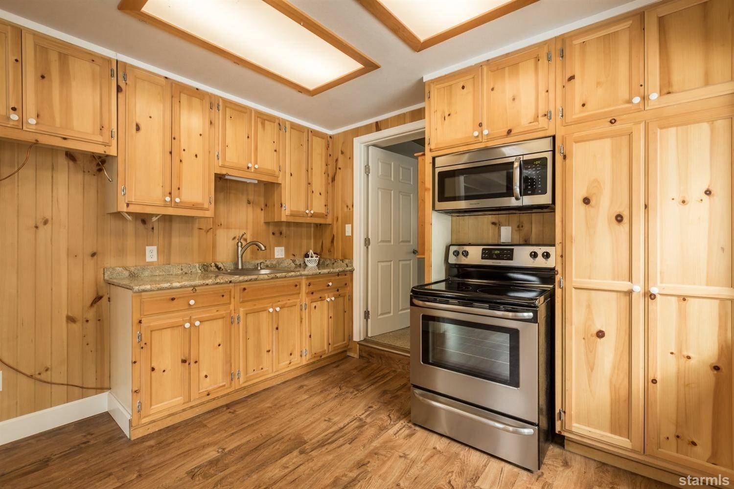 1121 Julie Lane, South Lake Tahoe, CA 96150