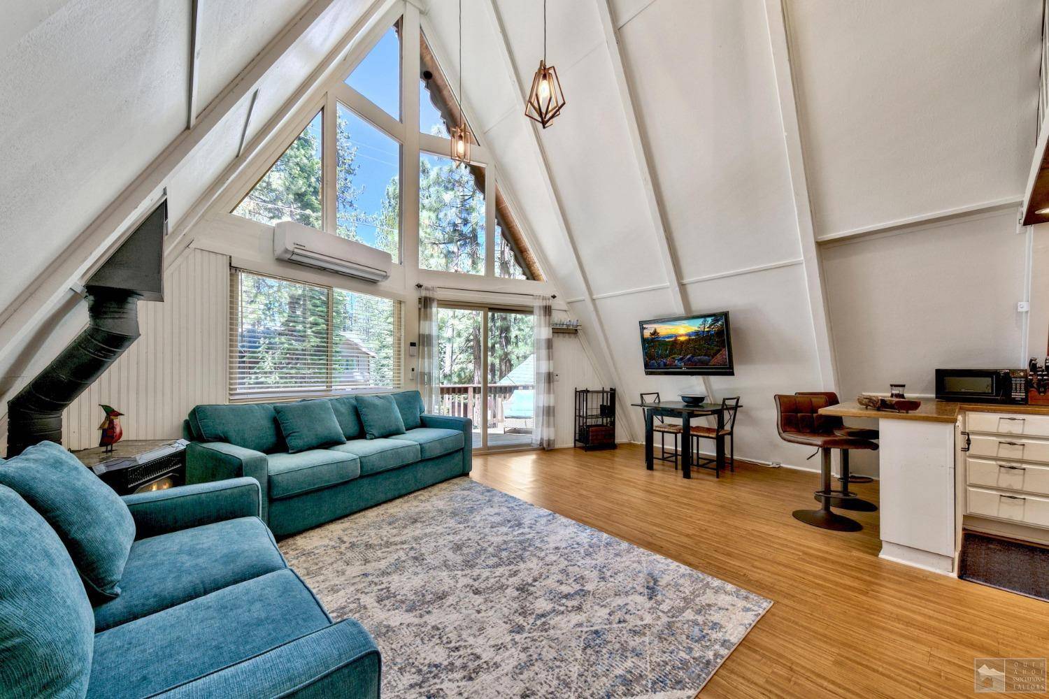 South Lake Tahoe, CA 96150,1530 Ojibwa Street