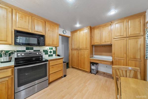 2724 Knox Avenue, South Lake Tahoe, CA 96150