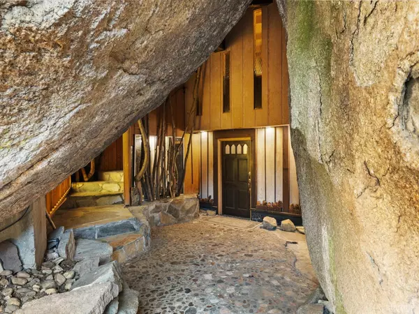 South Lake Tahoe, CA 96150,1082 Mountain Canary Drive