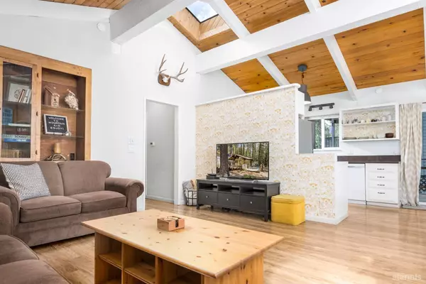 South Lake Tahoe, CA 96150,1579 Crystal Air Drive