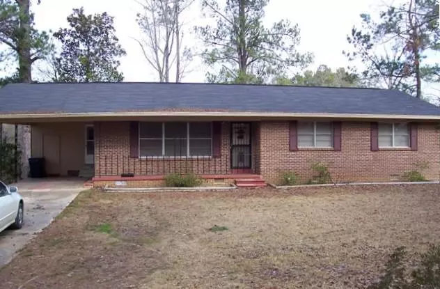 113 Pine St., Bruce, MS 38915