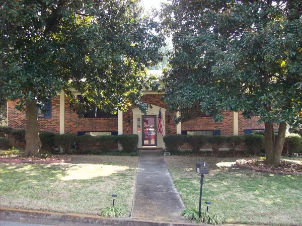 1009 EISENHOWER, Tupelo, MS 38801