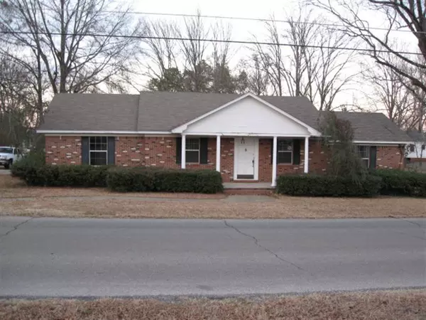 416 W REYNOLDS St., Pontotoc, MS 38863