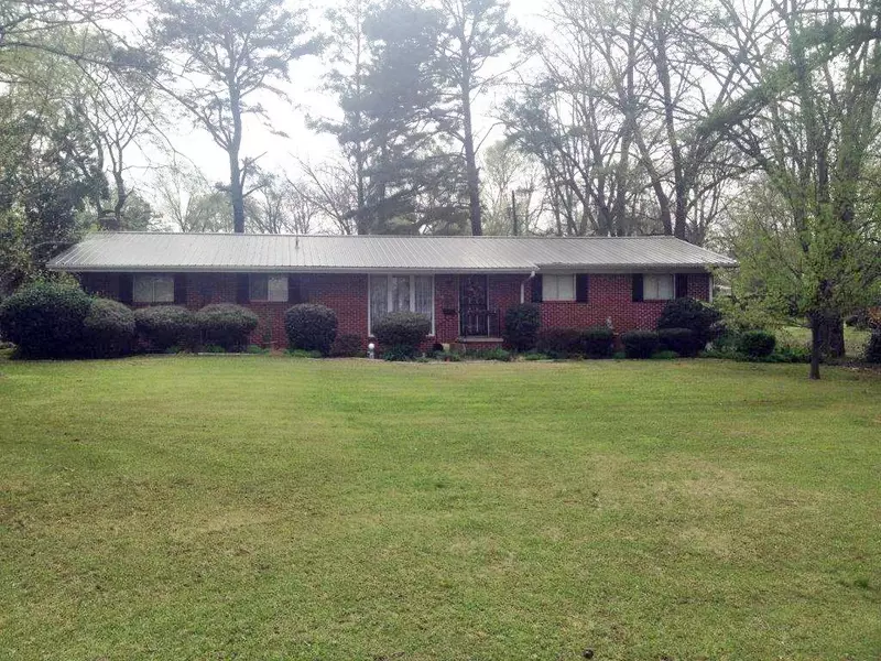 516 West Dr., Okolona, MS 38860