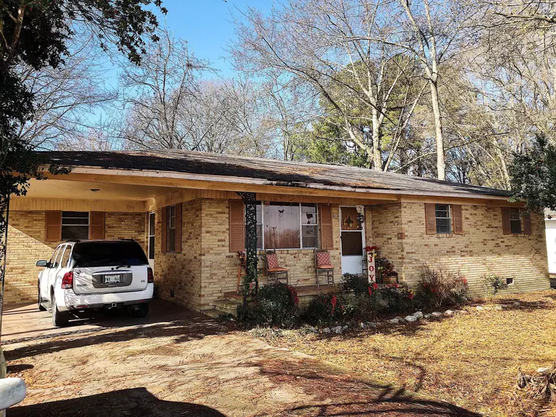 911 Blue Bell St., Baldwyn, MS 38824