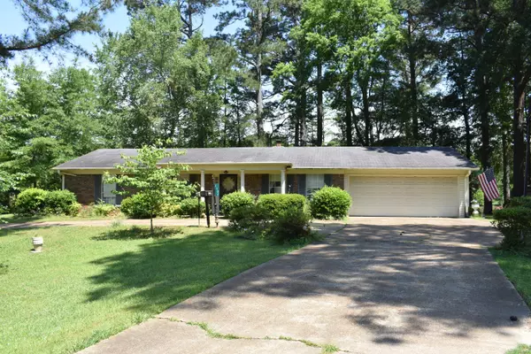 1102 Martintown Road, New Albany, MS 38652