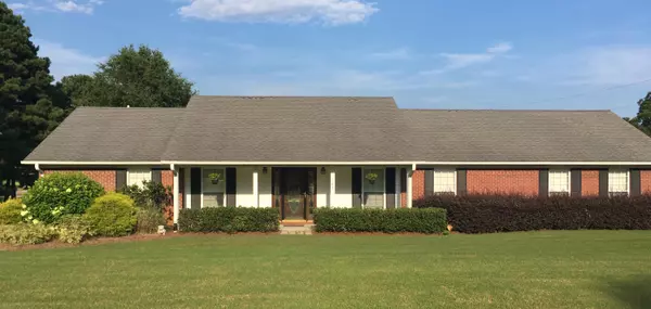 105 Magnolia Dr., New Albany, MS 38652