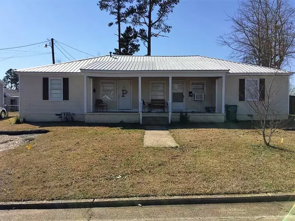 1607 A & B Clayton, Tupelo, MS 38804