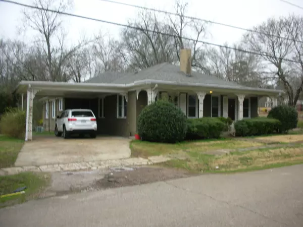 105 S Mountain St., Blue Mountain, MS 38610