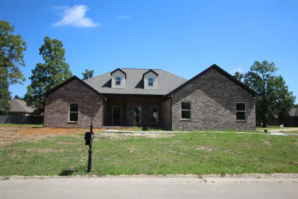 811 Melanie Ln., New Albany, MS 38652