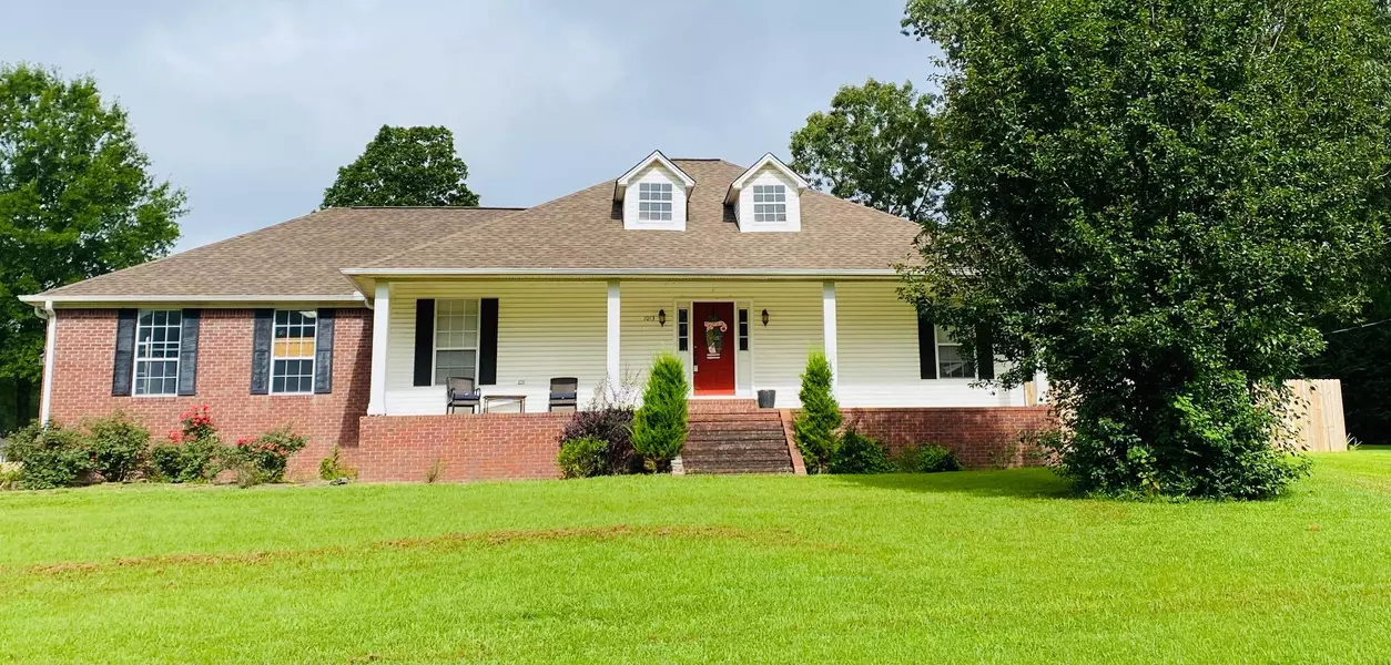 1013 John Allen Dr., Baldwyn, MS 38824