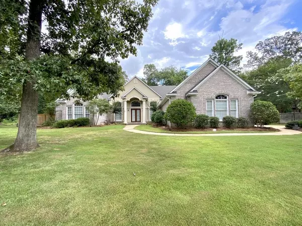 1526 Larkspur, Tupelo, MS 38801