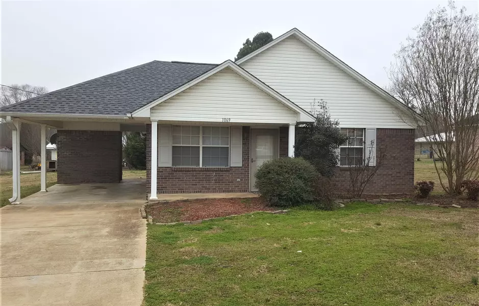 1069 Burress St., Baldwyn, MS 38824