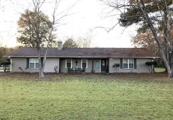 225 Hodges Dr., Mantachie, MS 38855