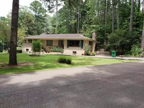 307 Blue Bird Dr., Tupelo, MS 38804