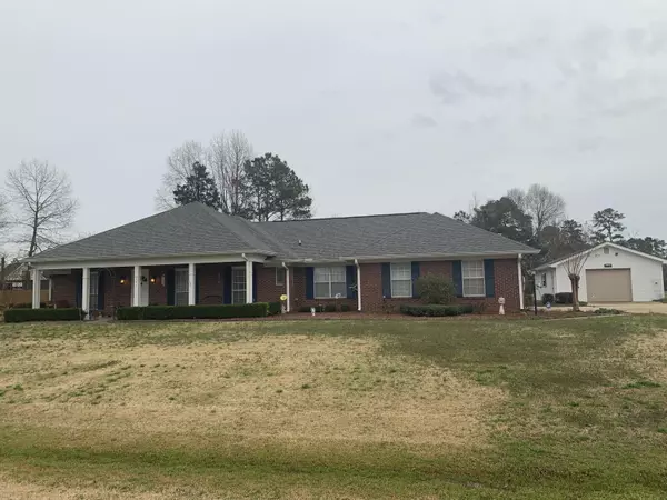 181 Hidden Lake Dr., Columbus, MS 39702