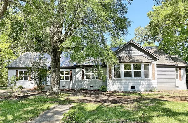 Baldwyn, MS 38824,423 N 2nd St.