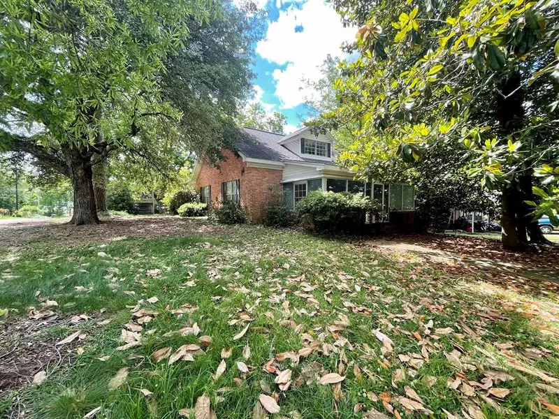 230 Starkville Road, Houston, MS 38851