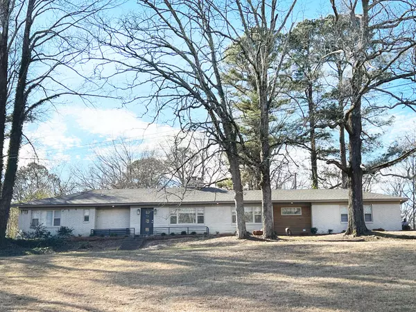 93 Shady Acres Road, Tupelo, MS 38804