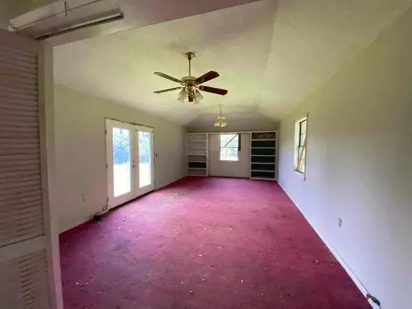 Pontotoc, MS 38863,437 Boland Loop