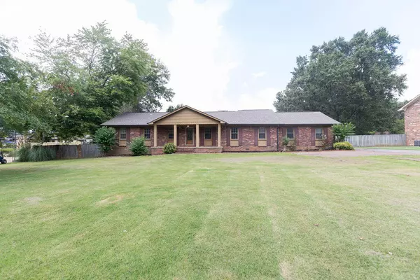 2301 Chestnut, Corinth, MS 38834