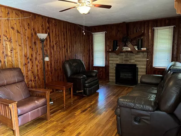 Booneville, MS 38829,203 S General Collins Dr.