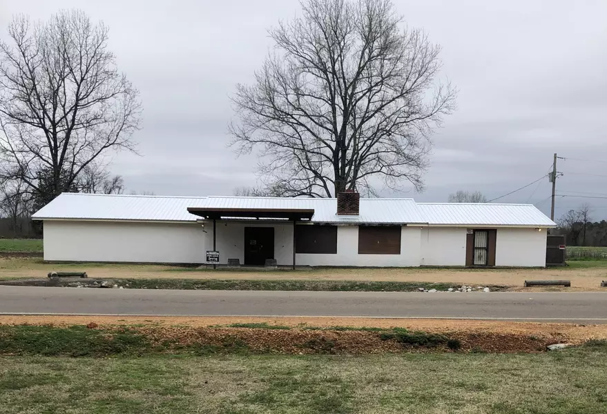 4501 Wolfe Road, Columbus, MS 39705