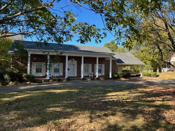 1104 W College St., Booneville, MS 38829