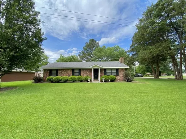 211 N Buckingham St., Okolona, MS 38860