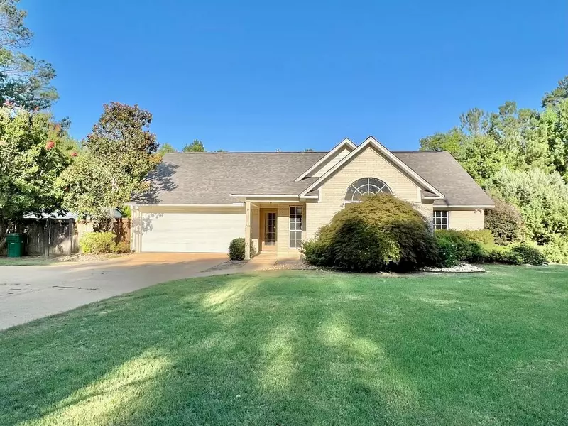 942 Hillsdale Dr., Tupelo, MS 38804