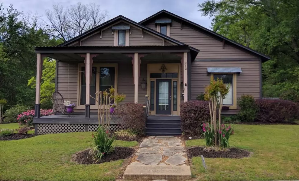 212 High St., Aberdeen, MS 39730