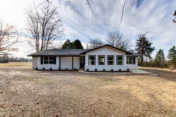 60038 State Line Rd, Smithville, MS 38870