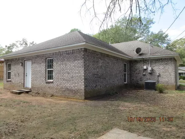 Pontotoc, MS 38863,186 Wilson St.