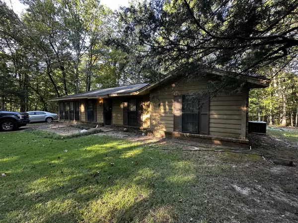 617 Lovers Lane Road, Booneville, MS 38829