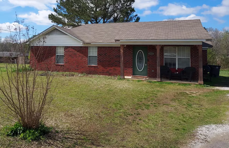 1021 Burress Dr., Baldwyn, MS 38824