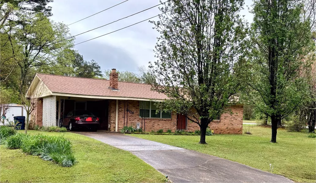 1106 S Lake, Booneville, MS 38829