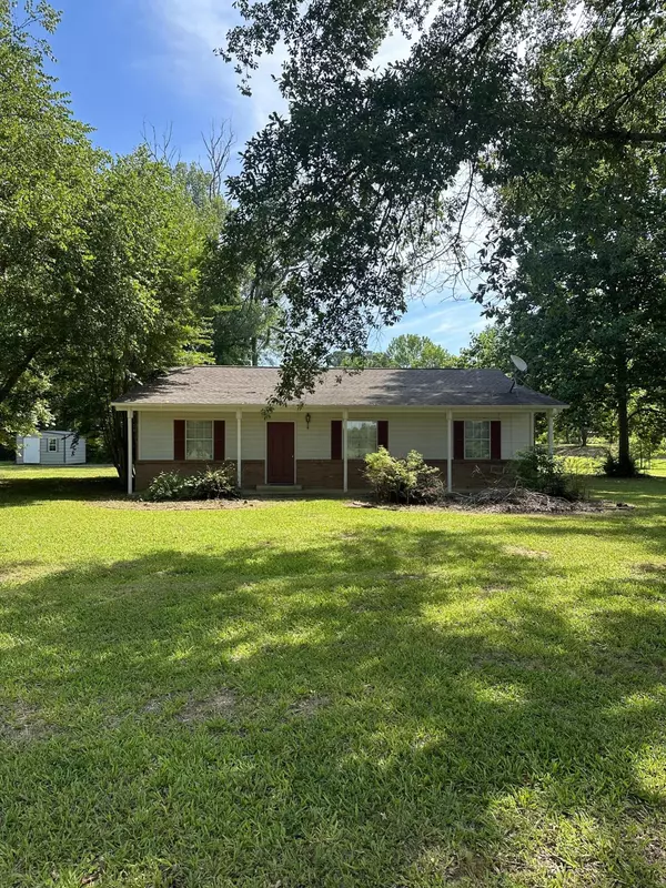 198 Old Natchez Trace Road, Pontotoc, MS 38863