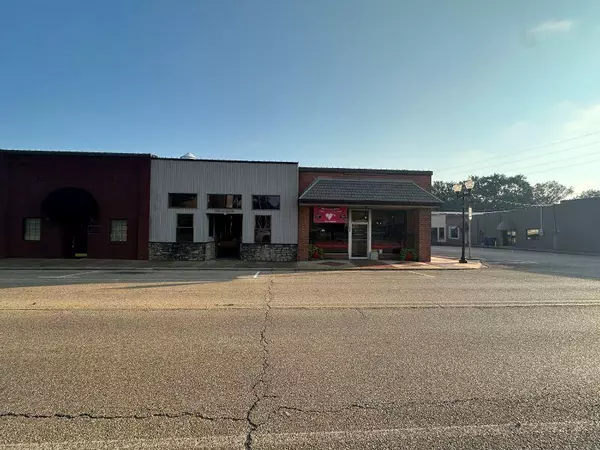Fulton, MS 38843,202 W Main