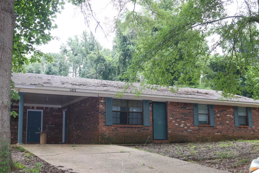 102 N Stone, Fulton, MS 38843