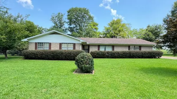 230 Greenbriar Circle, Pontotoc, MS 38863