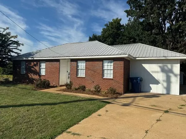 158 E 10th St., Pontotoc, MS 38863