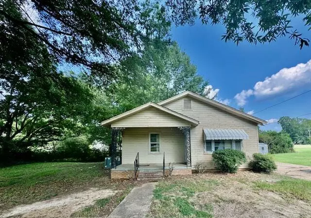102 Lakeview, Booneville, MS 38829