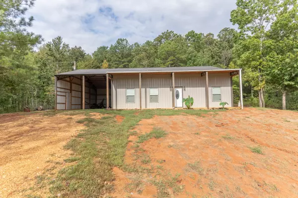 1696 Barrett Road, Fulton, MS 38843