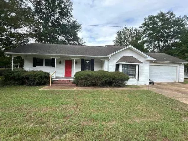 144 Monroe St., Nettleton, MS 38858