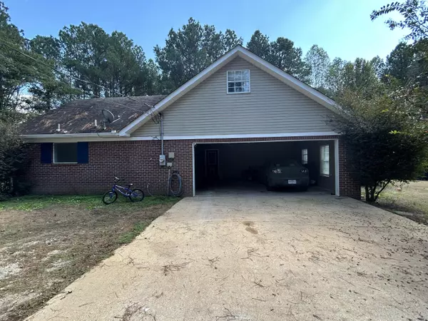 Booneville, MS 38829,244 Co Rd 3101