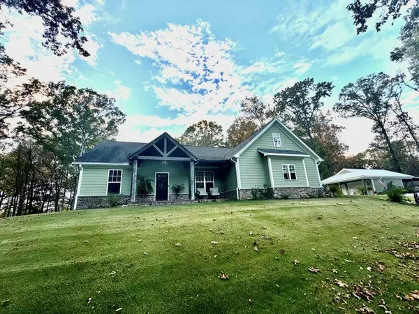 1425 Rd 1451, Mooreville, MS 38857