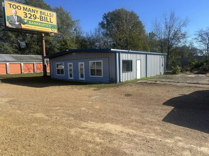 207 E Monroe St., Okolona, MS 38860