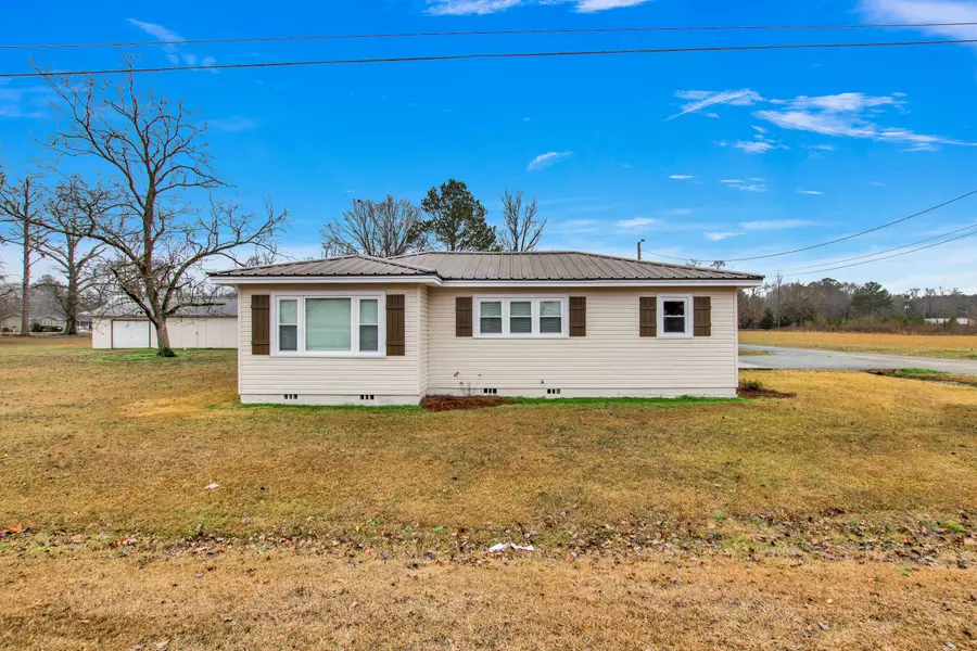 60002 Academy St., Smithville, MS 38870