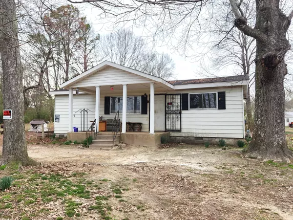 192 W Lamar St., Blue Springs, MS 38828